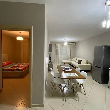 Jon Apartment's Vlorë