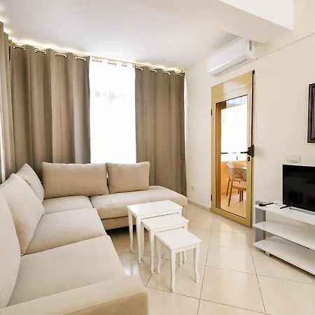 דירה Jon Apartment's