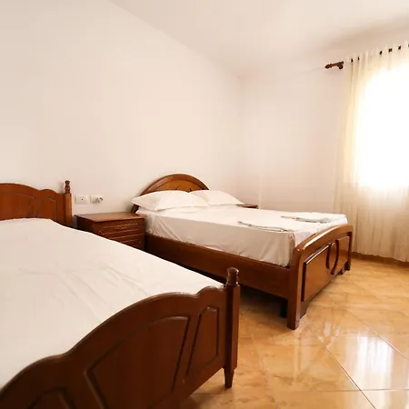 דירה Jon Apartment's