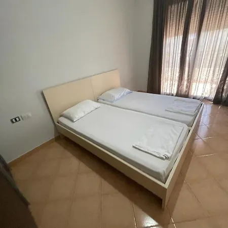 Jon Apartment's Vlorë